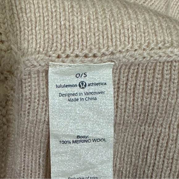 Lululemon Divinity Scarf - Picture 10 of 16